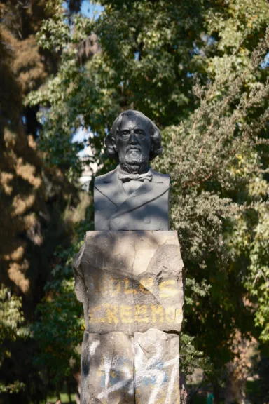 A bust in Parque Forestal, Santiago, Chile.