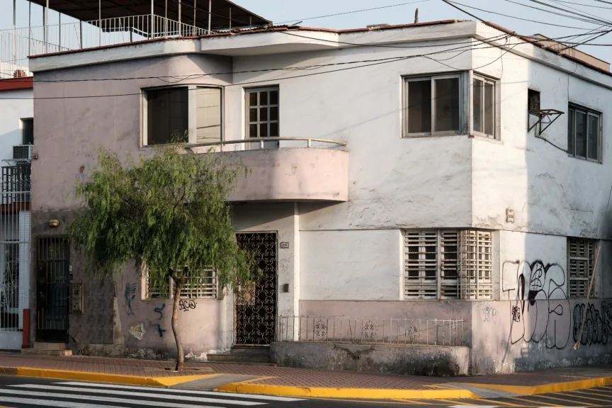 A pink and white house in Surquillo, Lima.